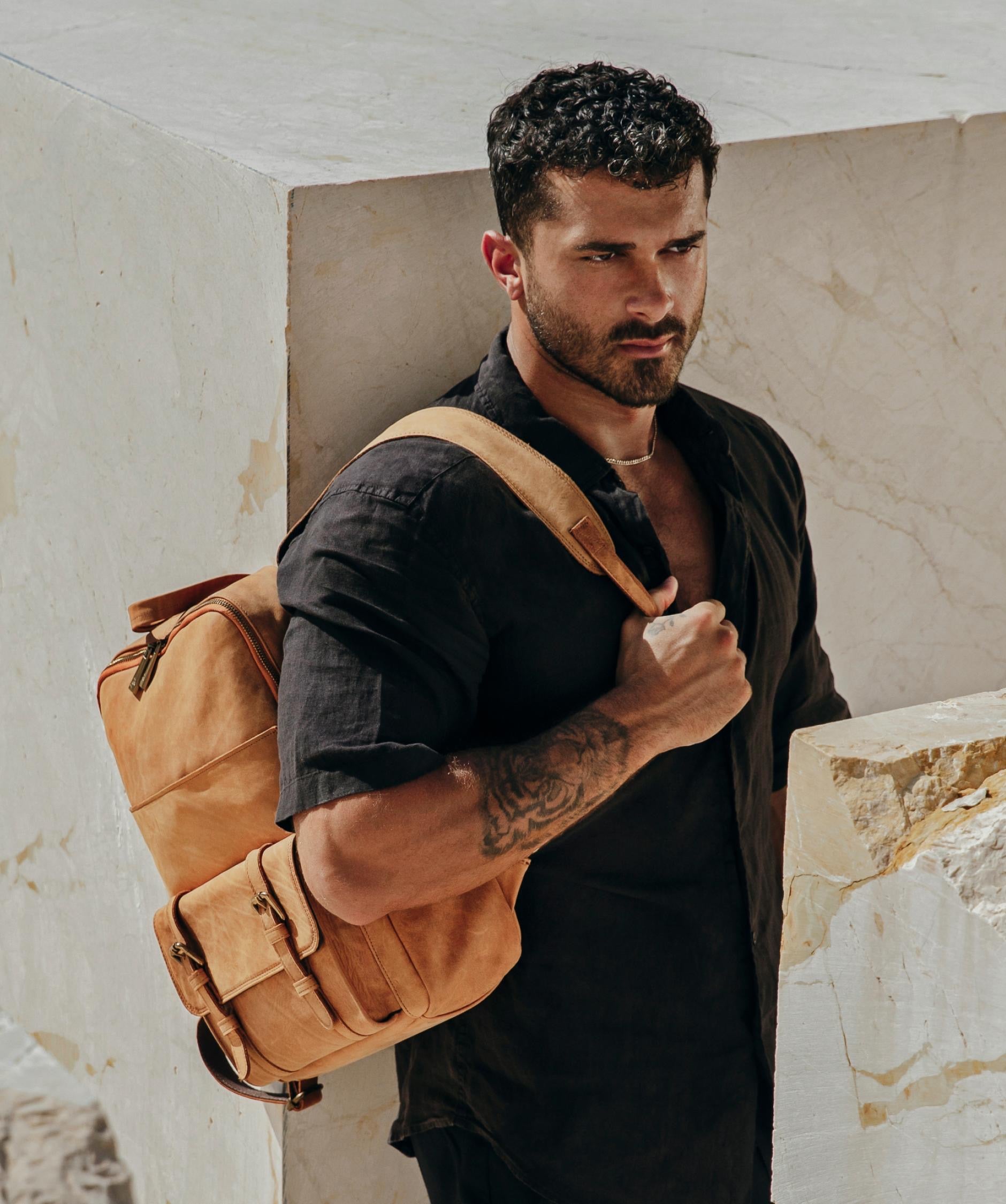Goliath 0560 Leather Backpack – Marchetti by Charlotte  display picture 1