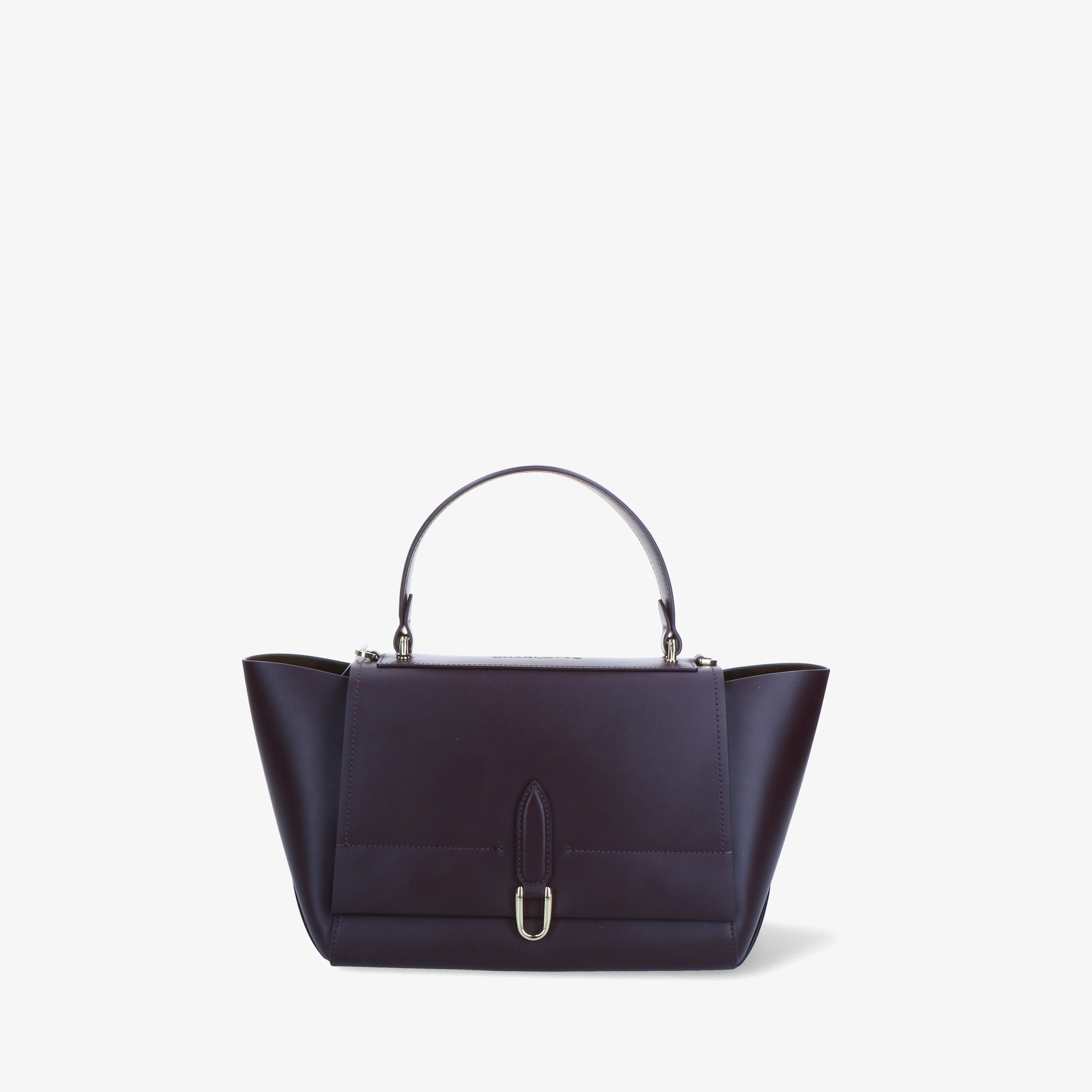 Classy 2028 - Charlotte Pelletteria